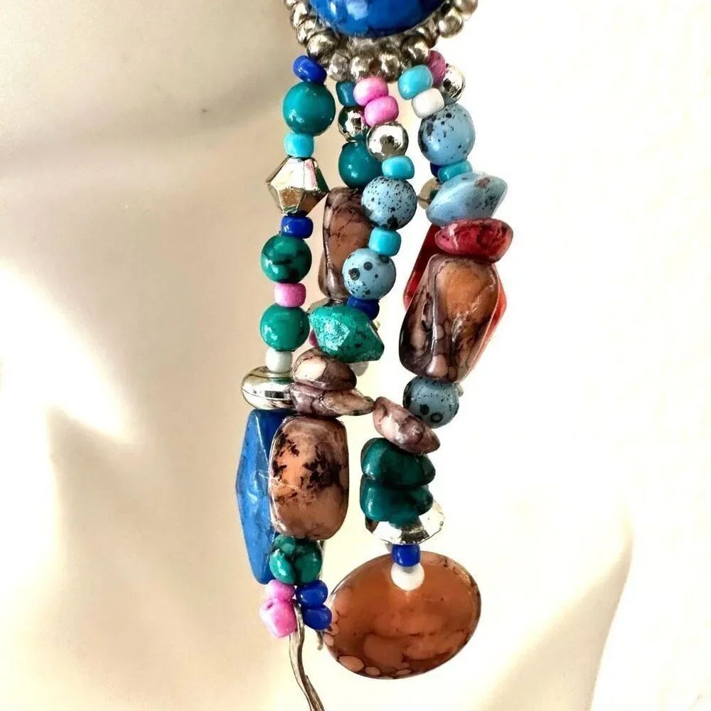 Blue beaded statement earrings - Picture 9 of 9